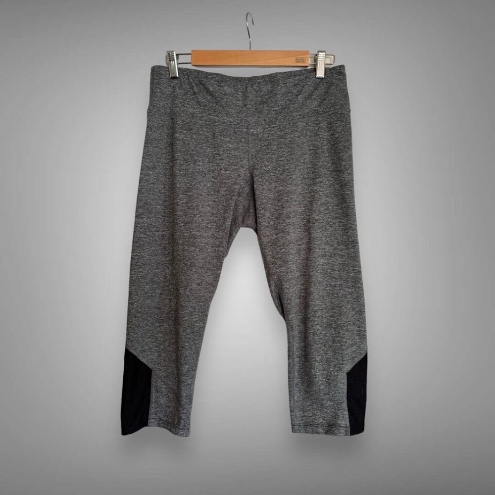C9 By Chamiopn Size XL Cropped Leggings Heathered Gray & Black Perforated Insets